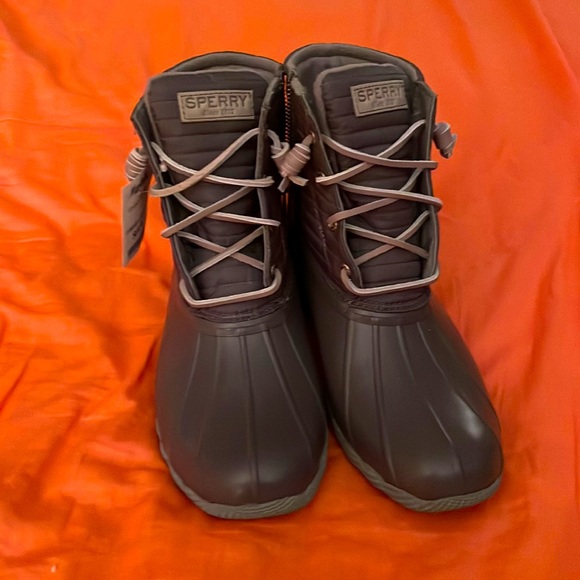 Clearing my closet. Too many things I bought and never wore. - Picture 1 of 5